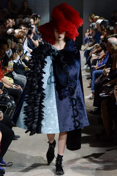 Look 11